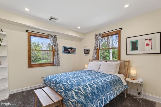 202 LAKE ARROWHEAD RD, Luray, VA 22835