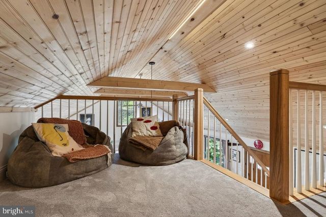 202 LAKE ARROWHEAD RD, Luray, VA 22835