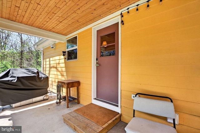 202 LAKE ARROWHEAD RD, Luray, VA 22835
