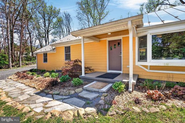 202 LAKE ARROWHEAD RD, Luray, VA 22835