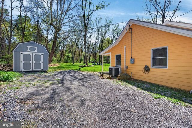 202 LAKE ARROWHEAD RD, Luray, VA 22835