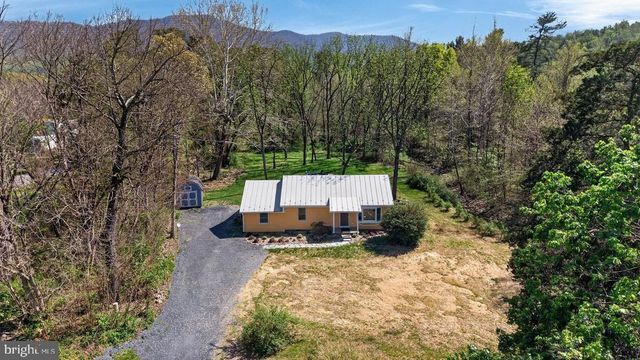 202 LAKE ARROWHEAD RD, Luray, VA 22835
