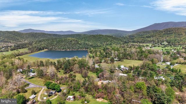 202 LAKE ARROWHEAD RD, Luray, VA 22835