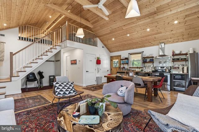 202 LAKE ARROWHEAD RD, Luray, VA 22835