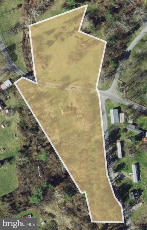 202 LAKE ARROWHEAD RD, Luray, VA 22835