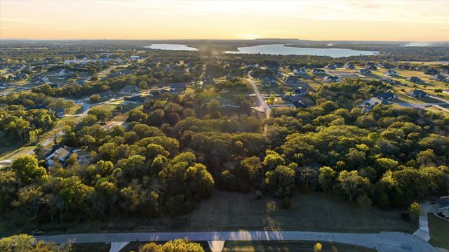 417 Acorn Trail, Granbury, TX 76049
