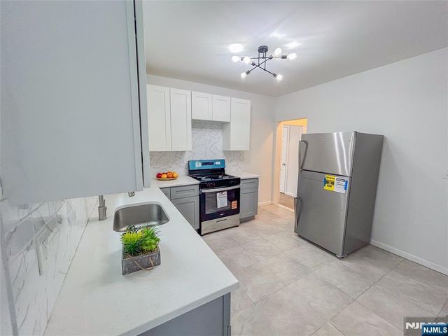 624 19th Street, Newark, NJ 07103