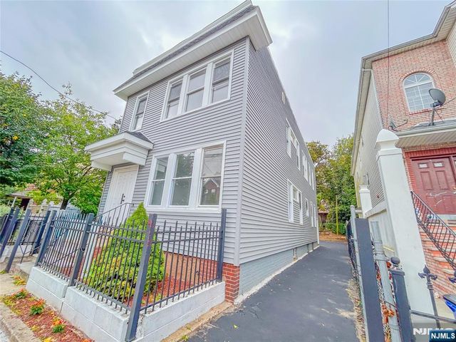 624 19th Street, Newark, NJ 07103