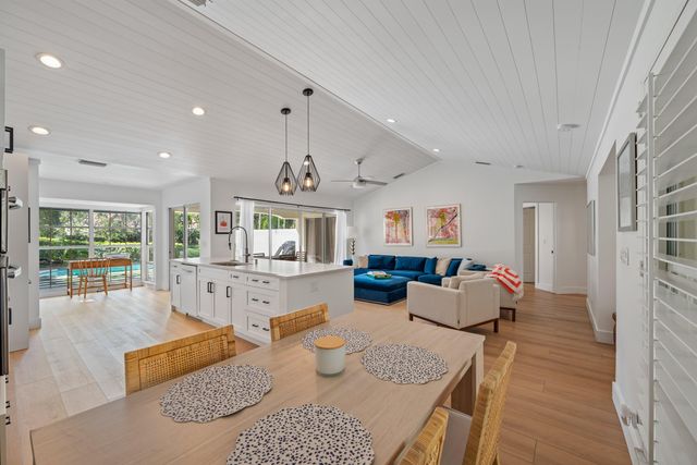 2236 Las Casitas Drive, Wellington, FL 33414