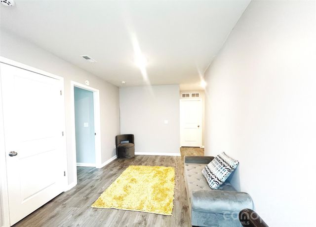 3044 Winesap Drive, Dallas, NC 28034