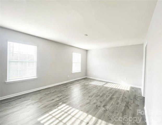 3044 Winesap Drive, Dallas, NC 28034