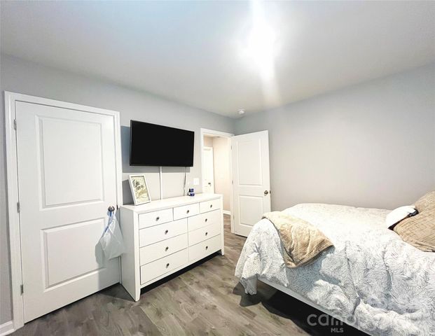 3044 Winesap Drive, Dallas, NC 28034