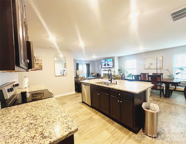 3044 Winesap Drive, Dallas, NC 28034