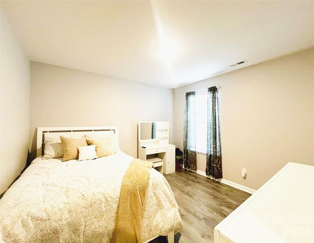 3044 Winesap Drive, Dallas, NC 28034