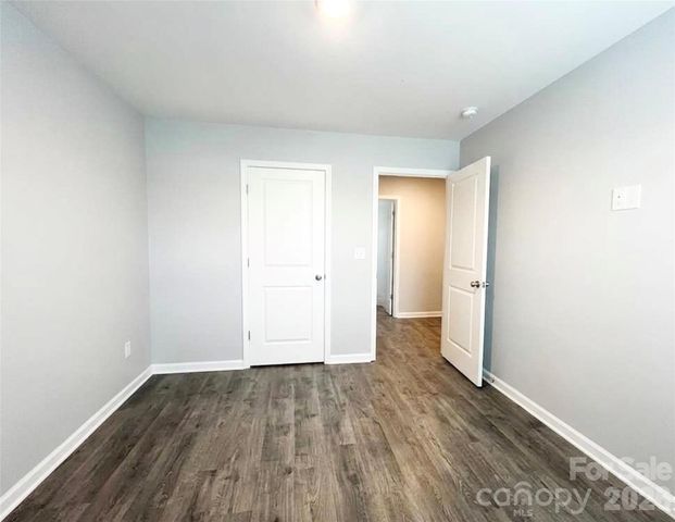 3044 Winesap Drive, Dallas, NC 28034