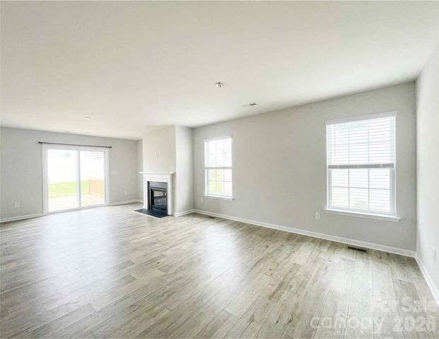 3044 Winesap Drive, Dallas, NC 28034