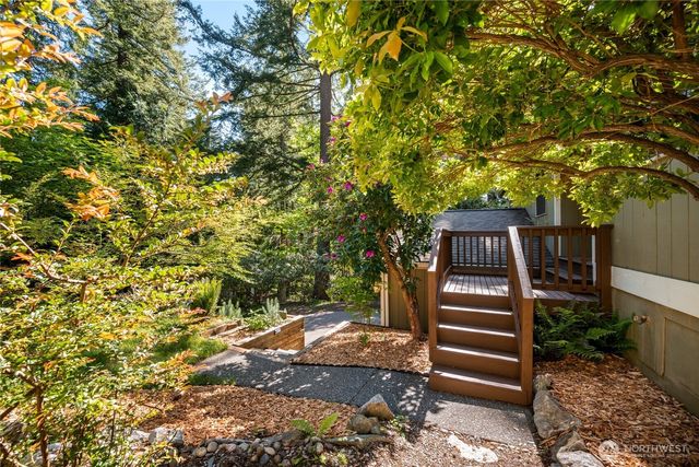 6 Inglewood Place, Bellingham, WA 98229
