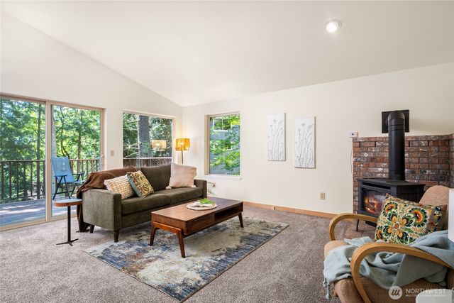 6 Inglewood Place, Bellingham, WA 98229