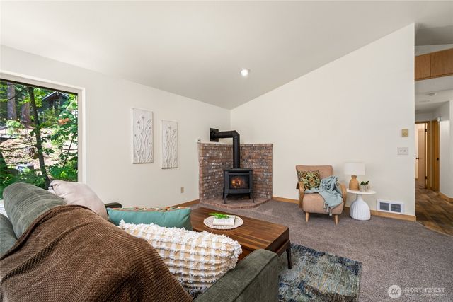 6 Inglewood Place, Bellingham, WA 98229