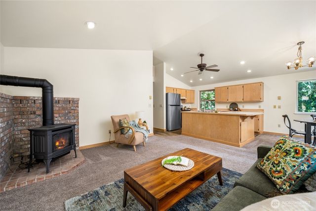6 Inglewood Place, Bellingham, WA 98229