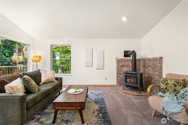 6 Inglewood Place, Bellingham, WA 98229