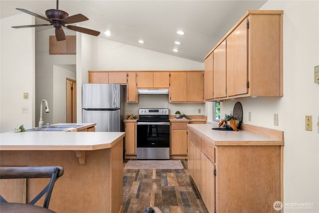6 Inglewood Place, Bellingham, WA 98229