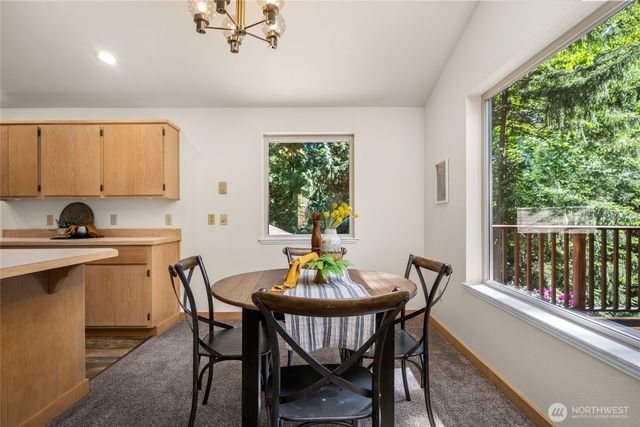 6 Inglewood Place, Bellingham, WA 98229