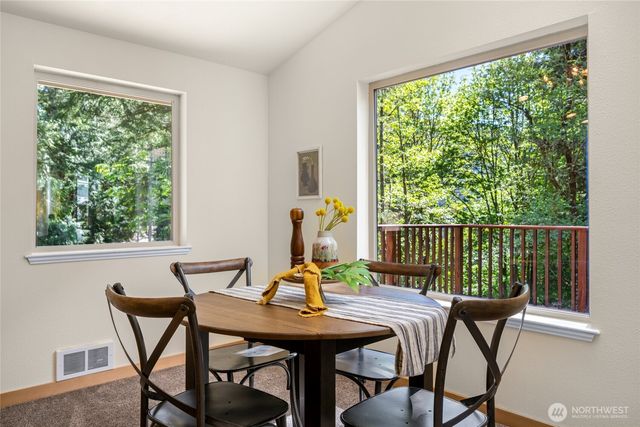 6 Inglewood Place, Bellingham, WA 98229