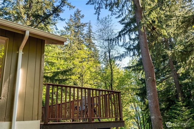 6 Inglewood Place, Bellingham, WA 98229