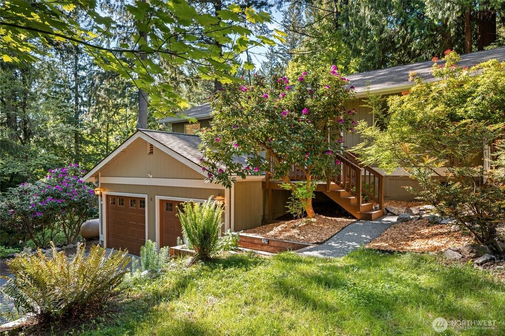 6 Inglewood Place, Bellingham, WA 98229