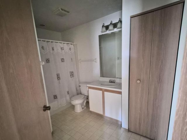 6363 Pinehurst Pointe, Westerville, OH 43082