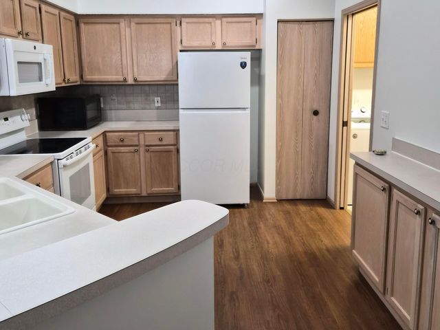 6363 Pinehurst Pointe, Westerville, OH 43082