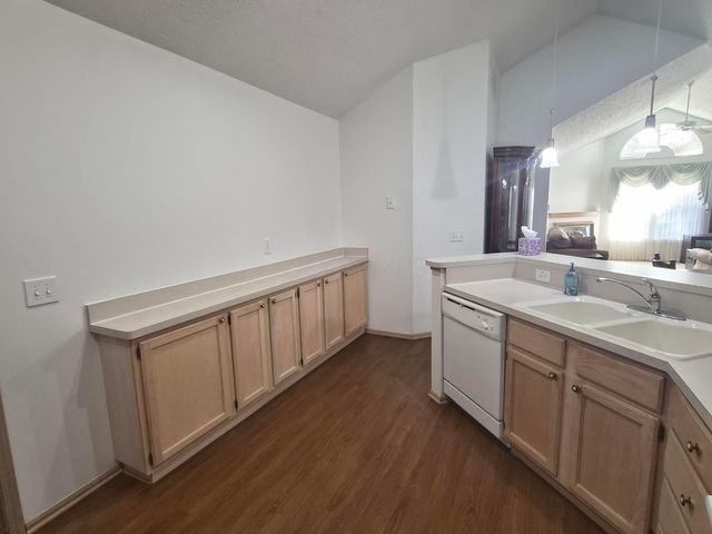 6363 Pinehurst Pointe, Westerville, OH 43082