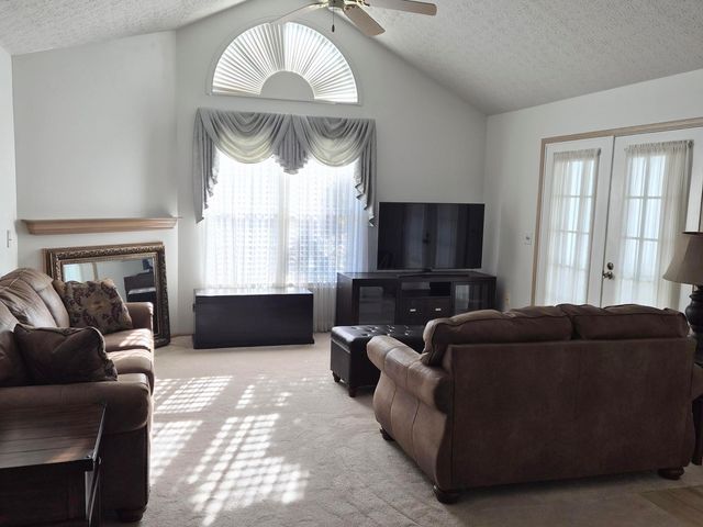 6363 Pinehurst Pointe, Westerville, OH 43082