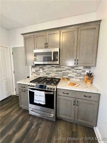 212 Slate Run Drive, Henryville, IN 47126