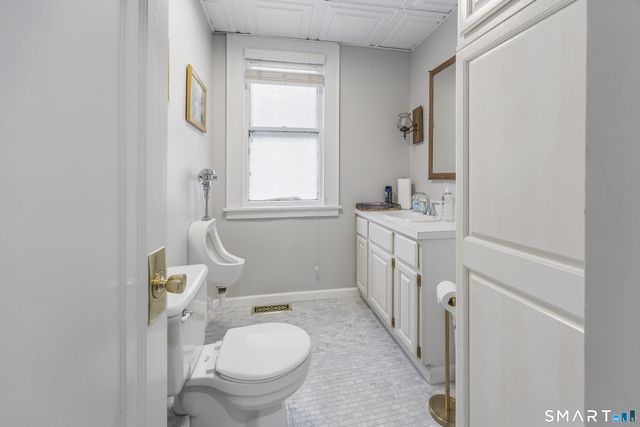 21 Holmes Avenue, Waterbury, CT 06710