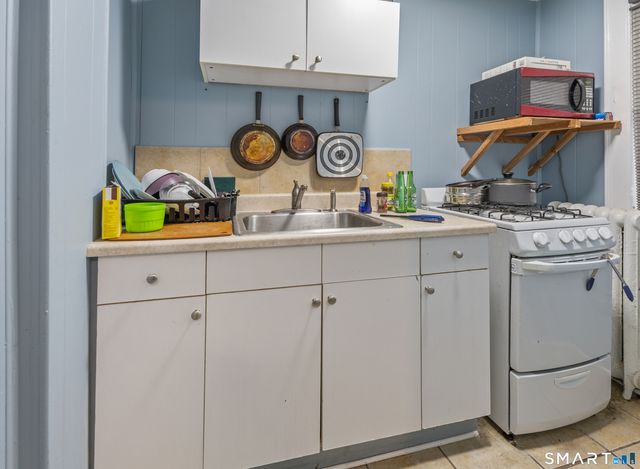 21 Holmes Avenue, Waterbury, CT 06710