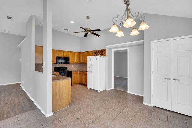 324 Faircrest Drive, Arlington, TX 76018