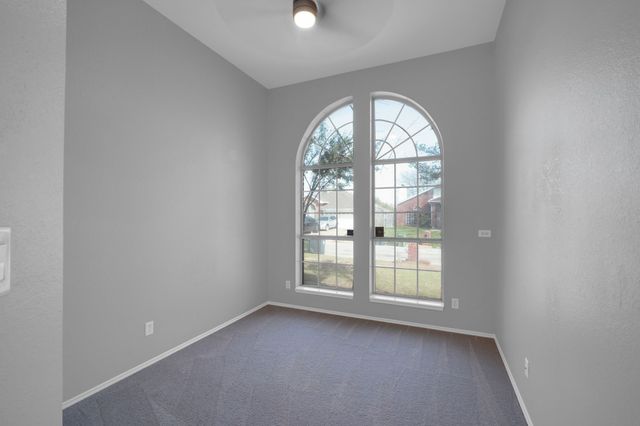 324 Faircrest Drive, Arlington, TX 76018