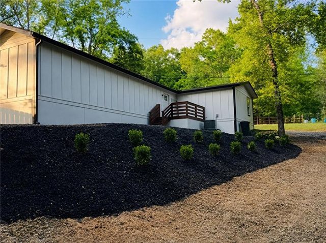 2363 Hi Roc Circle NE, Conyers, GA 30012