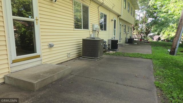 341 Winifred Street E, Saint Paul, MN 55107