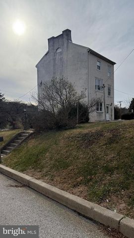 281 E MATSONFORD RD, Conshohocken, PA 19428