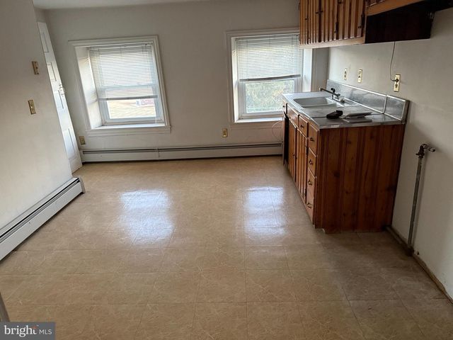 281 E MATSONFORD RD, Conshohocken, PA 19428