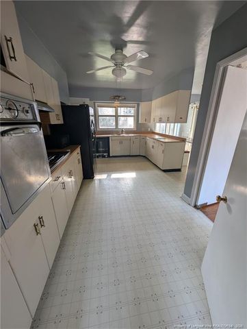 1503 Lake View S Road, Fairmont, NC 28340