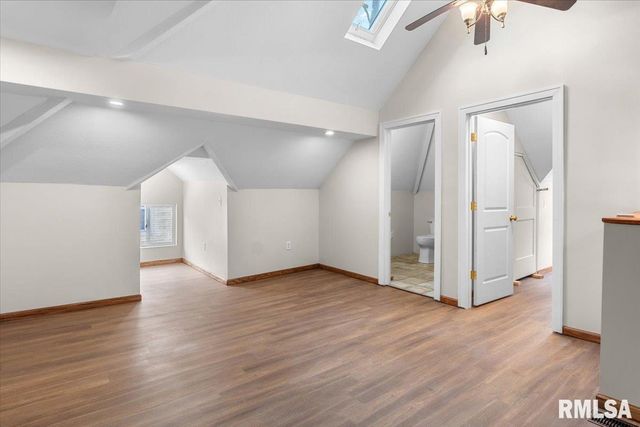 1037 N 8TH Street, Springfield, IL 62702