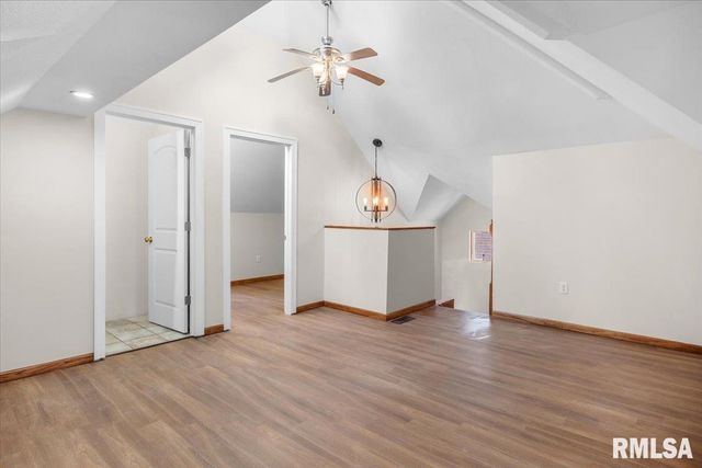 1037 N 8TH Street, Springfield, IL 62702