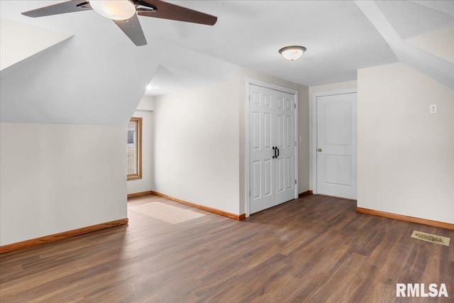 1037 N 8TH Street, Springfield, IL 62702