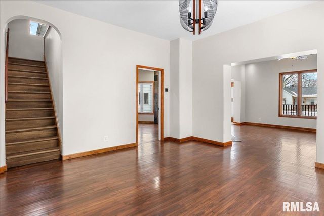 1037 N 8TH Street, Springfield, IL 62702