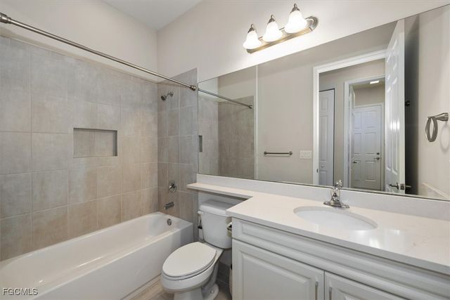 10087 Chesapeake Bay DR, Fort Myers, FL 33913
