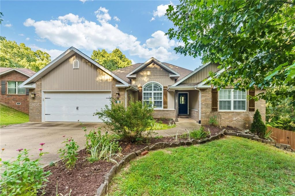 7 Brixton Lane, Bella Vista, AR 72714